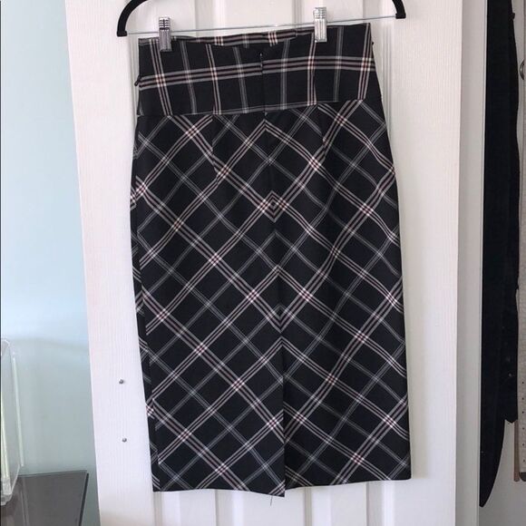NWOT Black Gray/Pink Plaid High Waisted Skirt - Picture 2 of 7